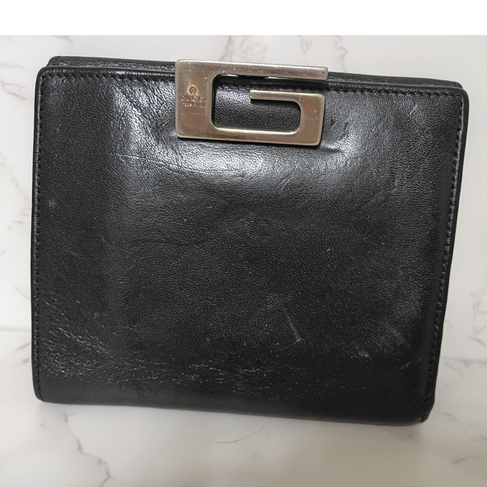 GUCCI Vintage Smooth Black Leather Unisex Bi-Fold Wallet w/ G-Clasp